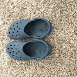 Brand: Crocs Size:5